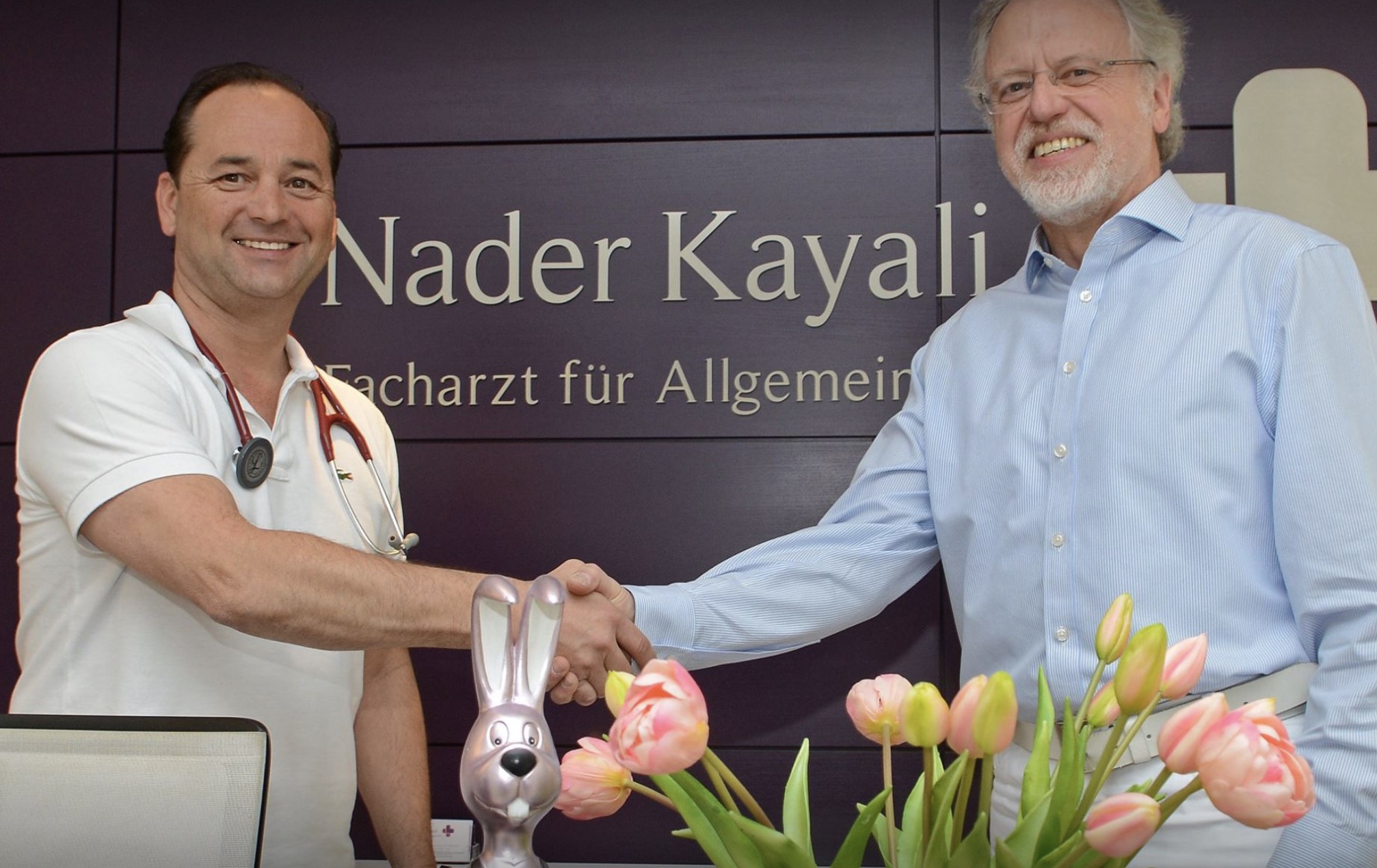 Ärztestellen-Angebot: Angestellt - aber freiberuflich.