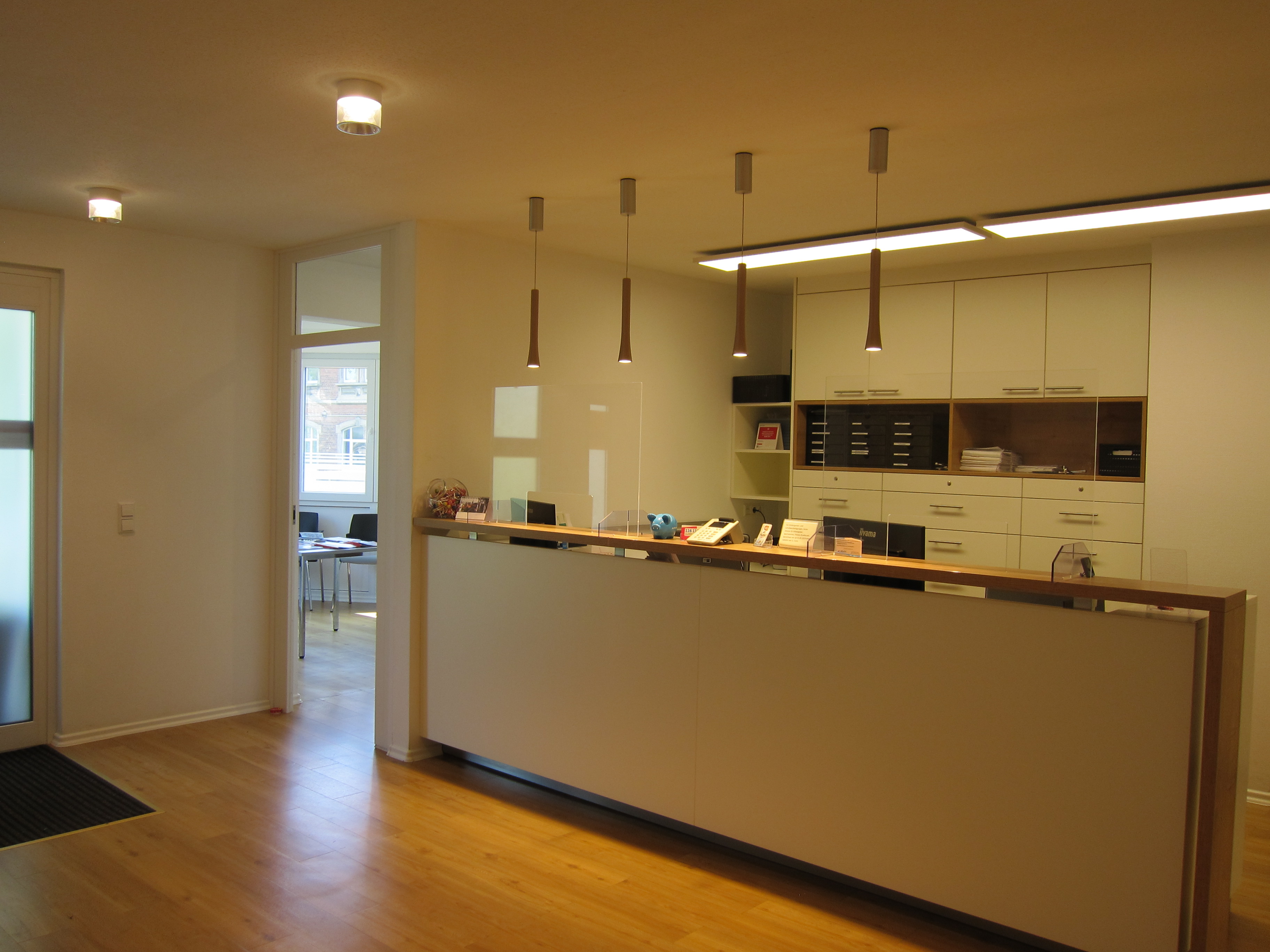 Allgemeinarztpraxis sucht Facharzt/ärztin (Allgemeinmedizin/Innere Medizin) oder/und Weiterbildungsassistent(in)