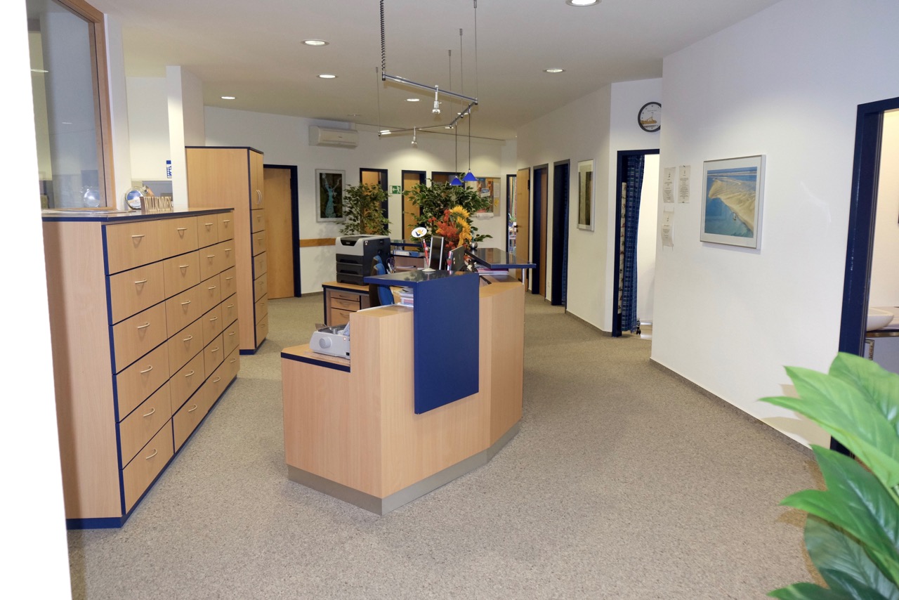 Arbeiten Sie als angestellter Arzt/Ärztin dort, wo andere Urlaub machen