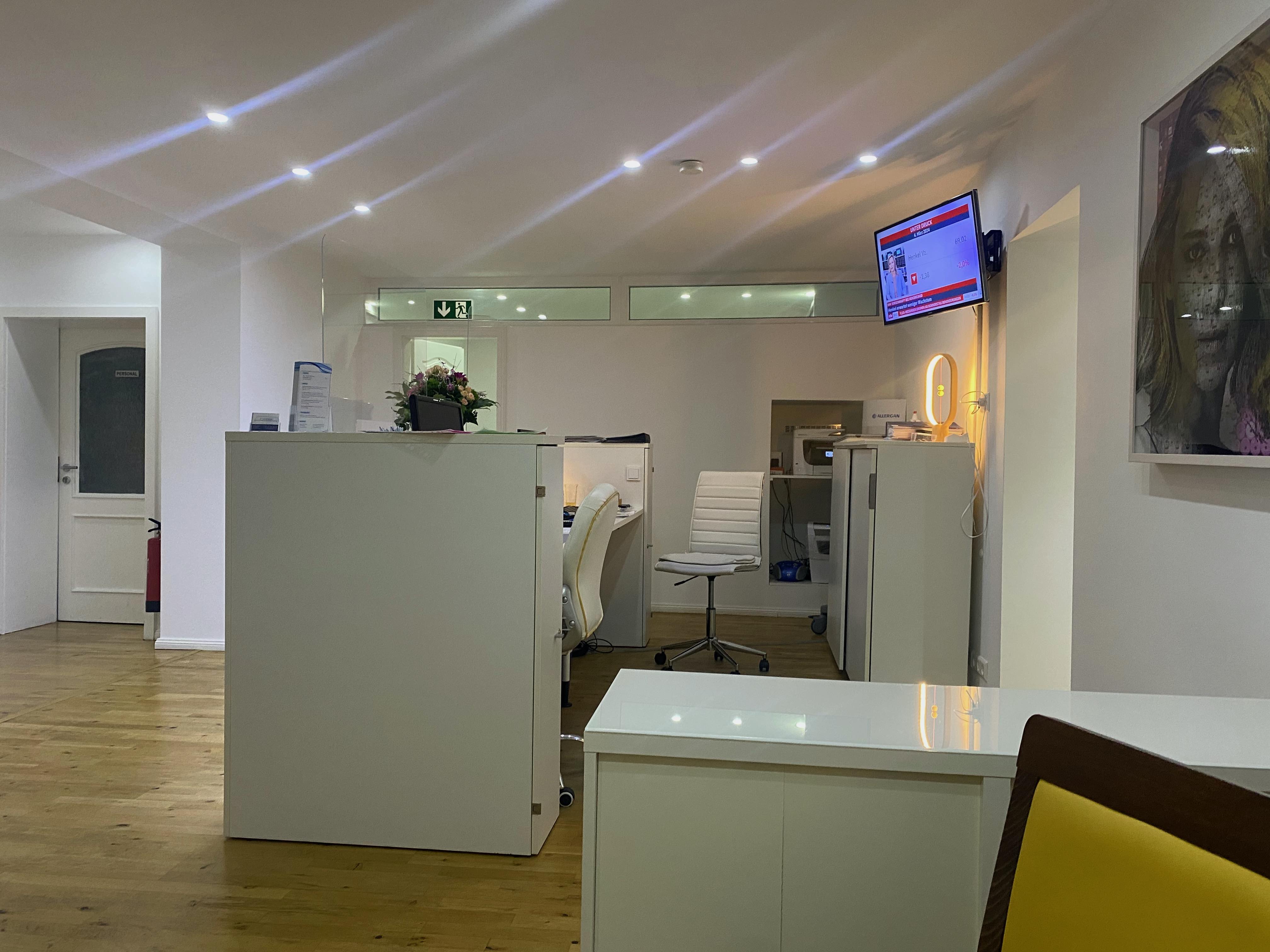 MVZ in Hanau sucht Arzt/Ärztin für Haartransplantation !!!