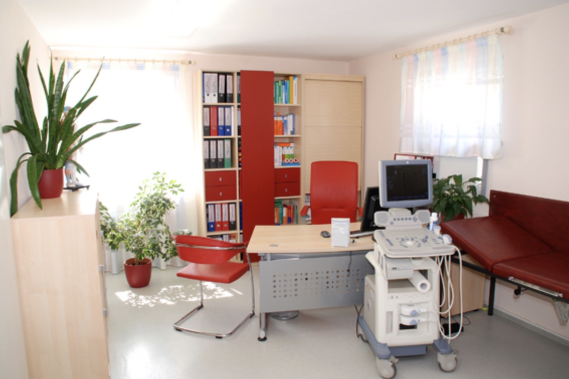 Wir bieten 18 Monate Weiterbildung in moderner hausärzlich-internistischer Praxis