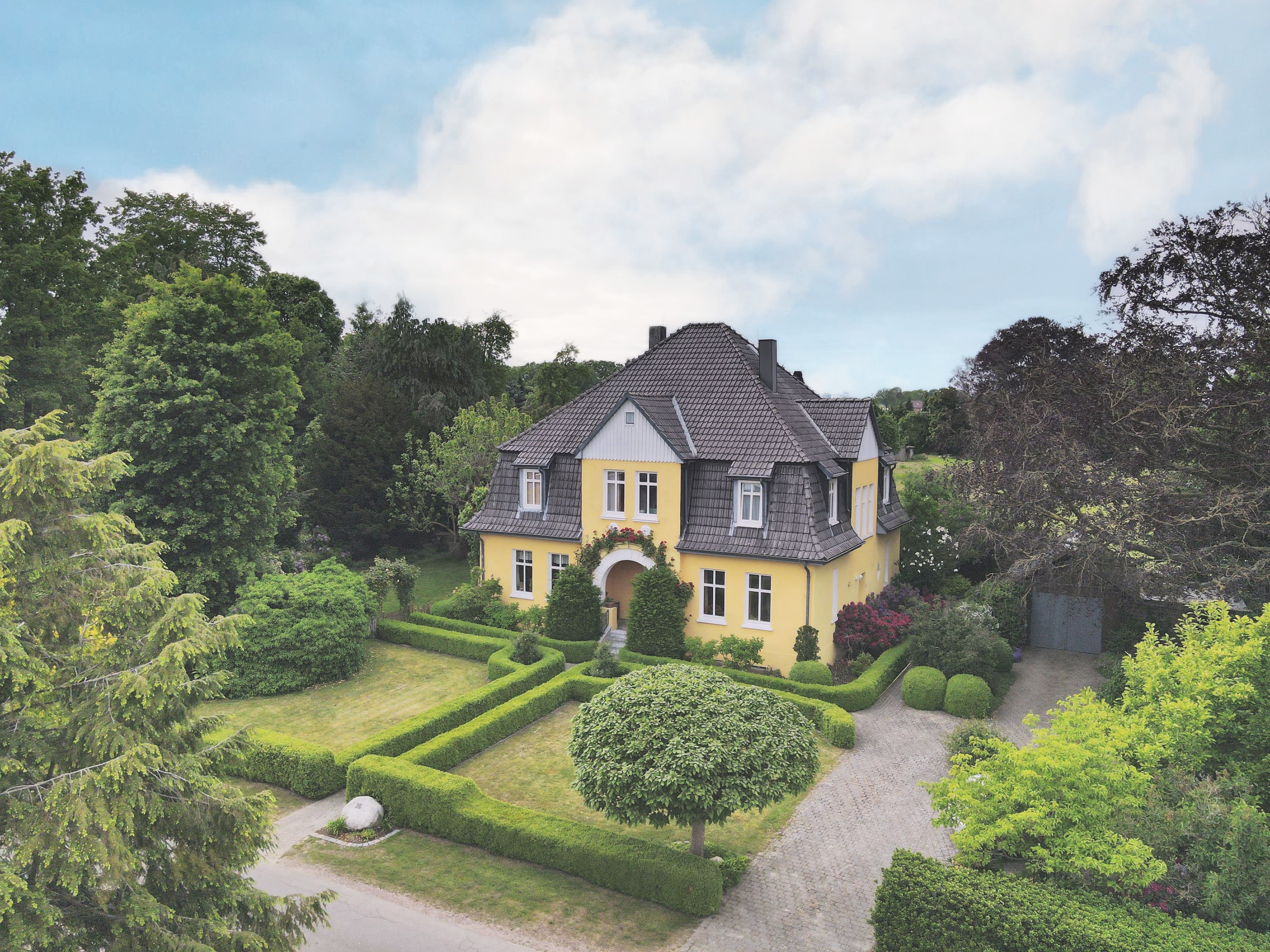 ** Historische Pracht trifft moderne Technik: Jugendstil-Juwel mit Weitblick  **