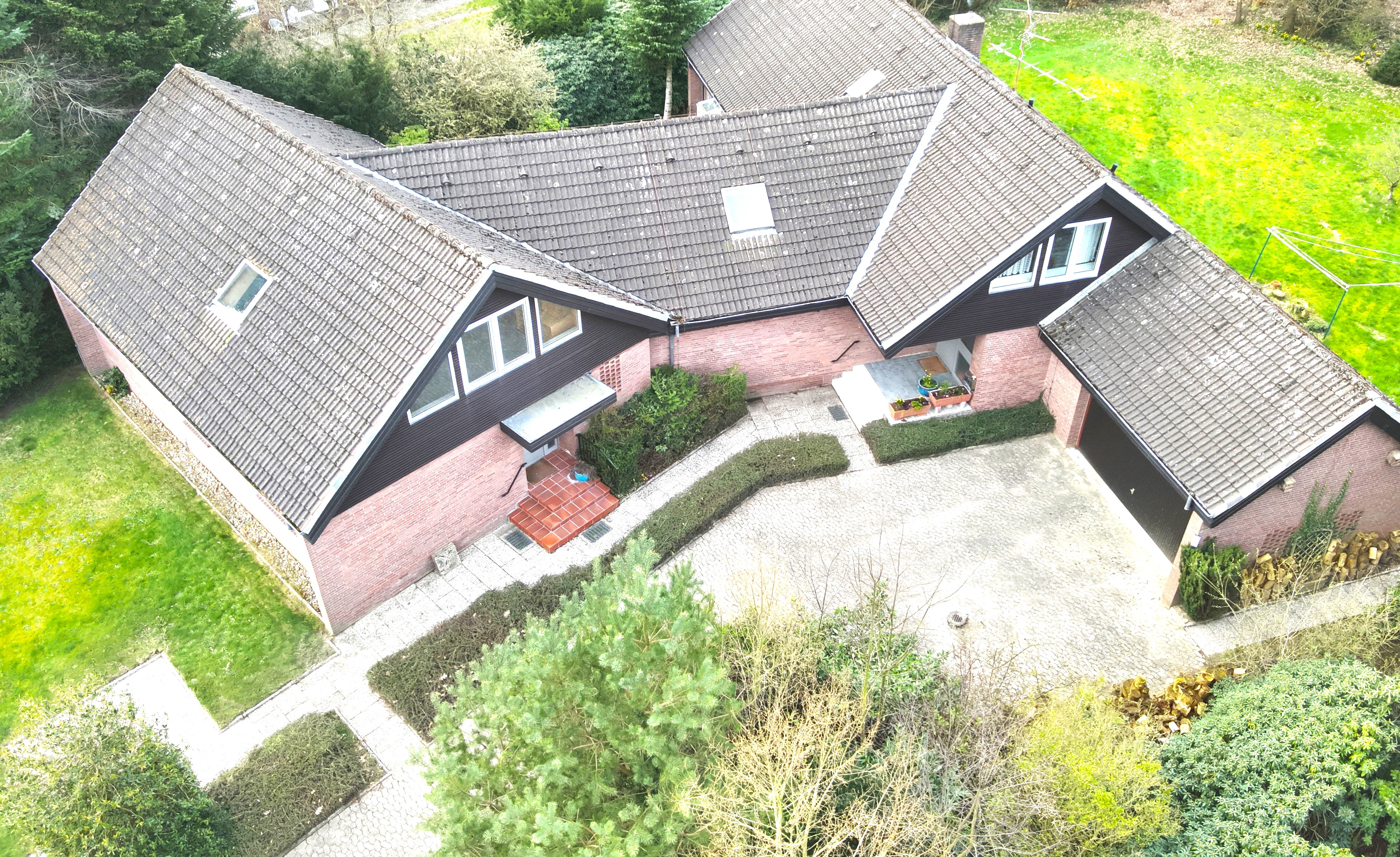 21769 Lamstedt - ehemalige Zahnarztpraxis mit Wohnaus auf 3.100qm Grundstück