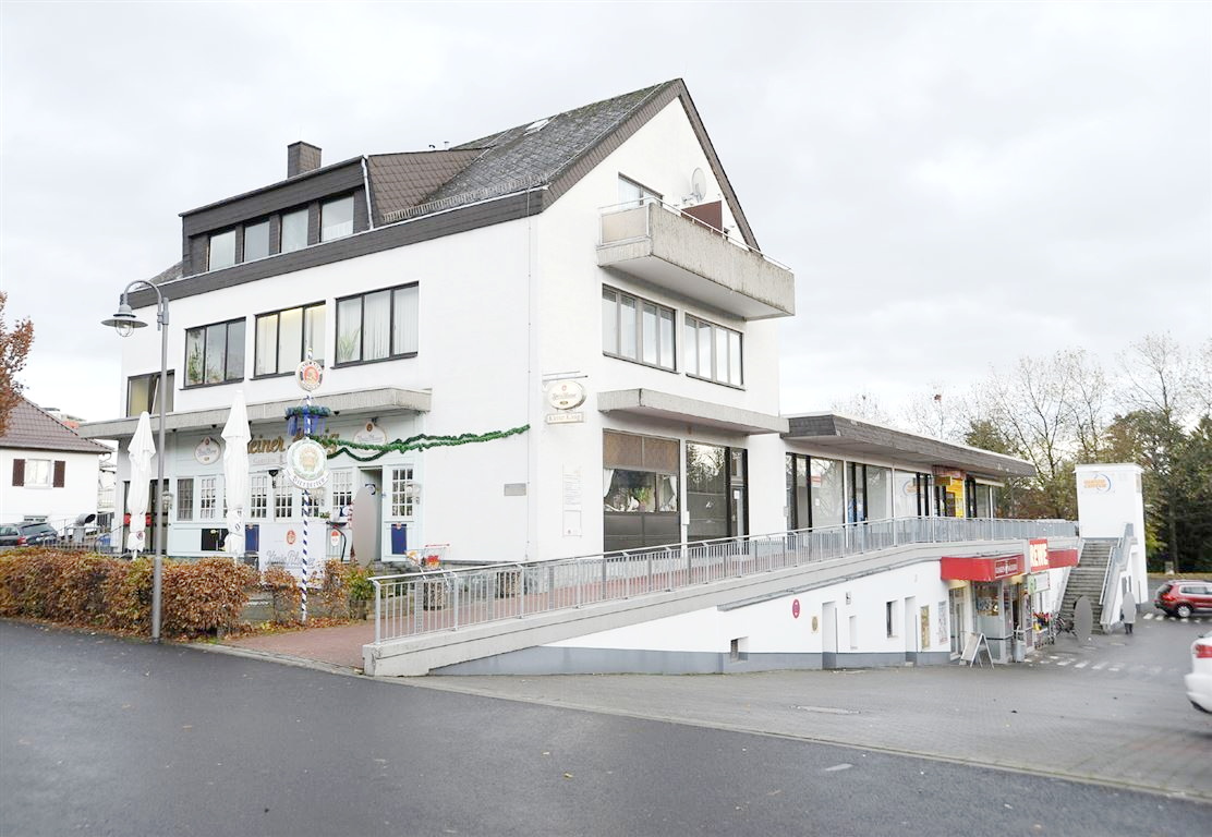 Bad Homburg: Gut geschnittene Arztpraxis mit 7 Praxisräumen