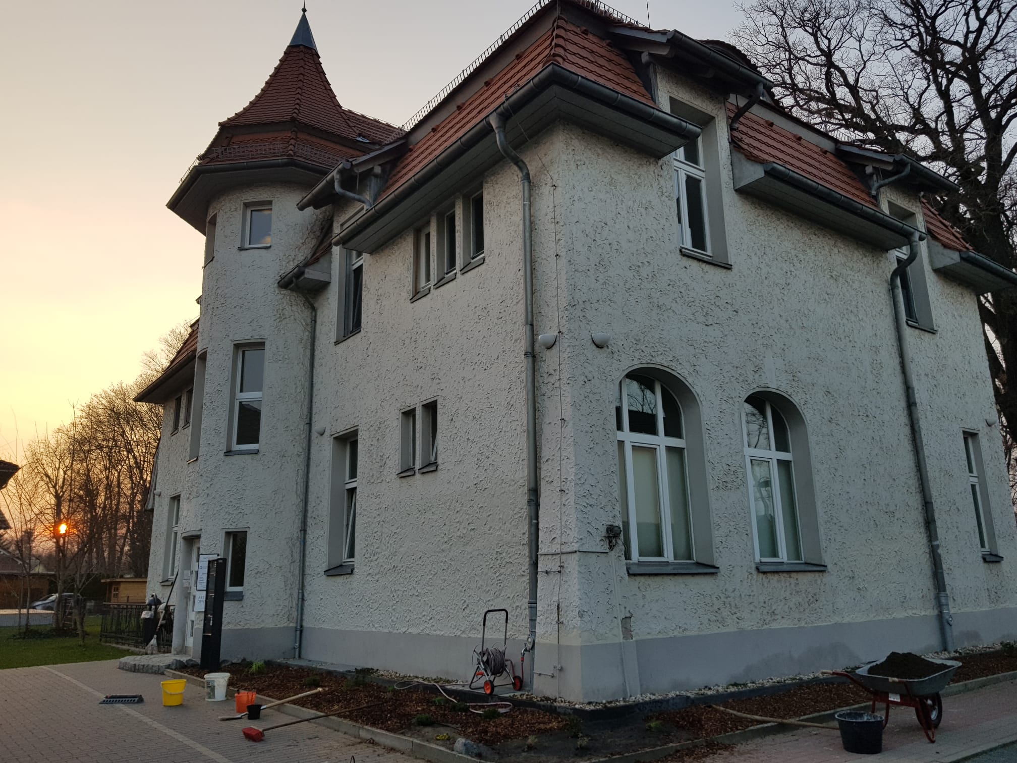 Büro- oder Praxisraum in historischem Gutshaus zu vermieten