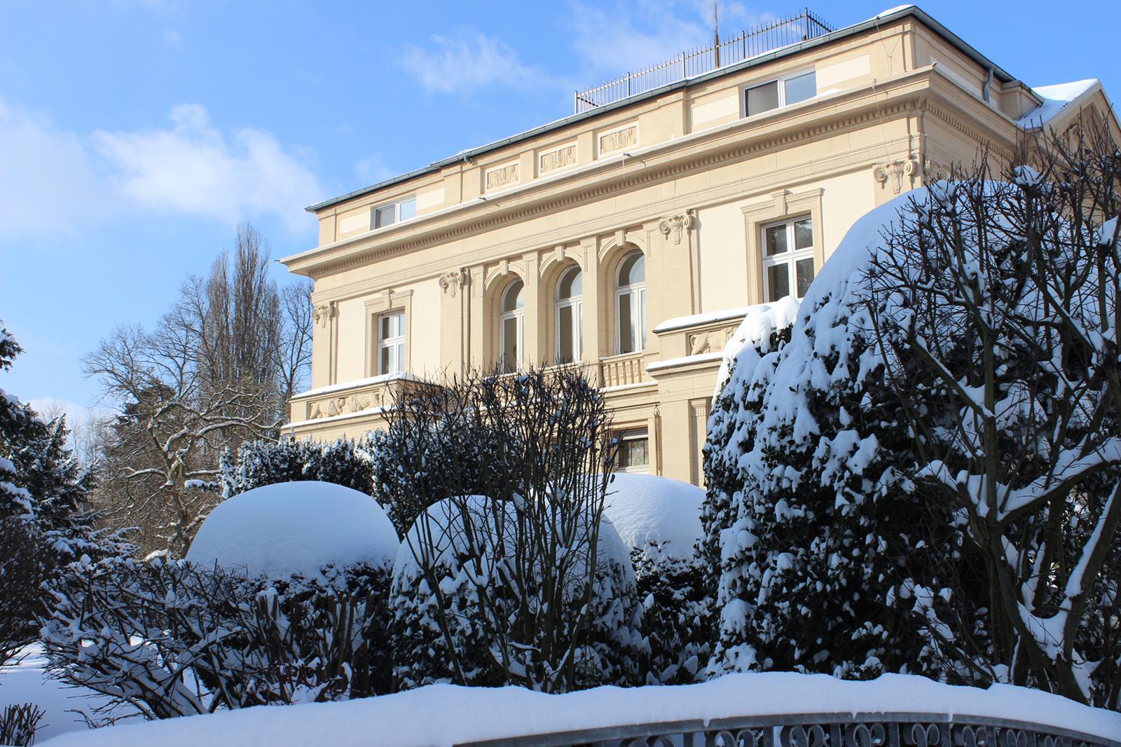 Einzigartig: Zwei  Traum- Etagen  in top sanierter Stadtvilla am Fluss zu vermieten