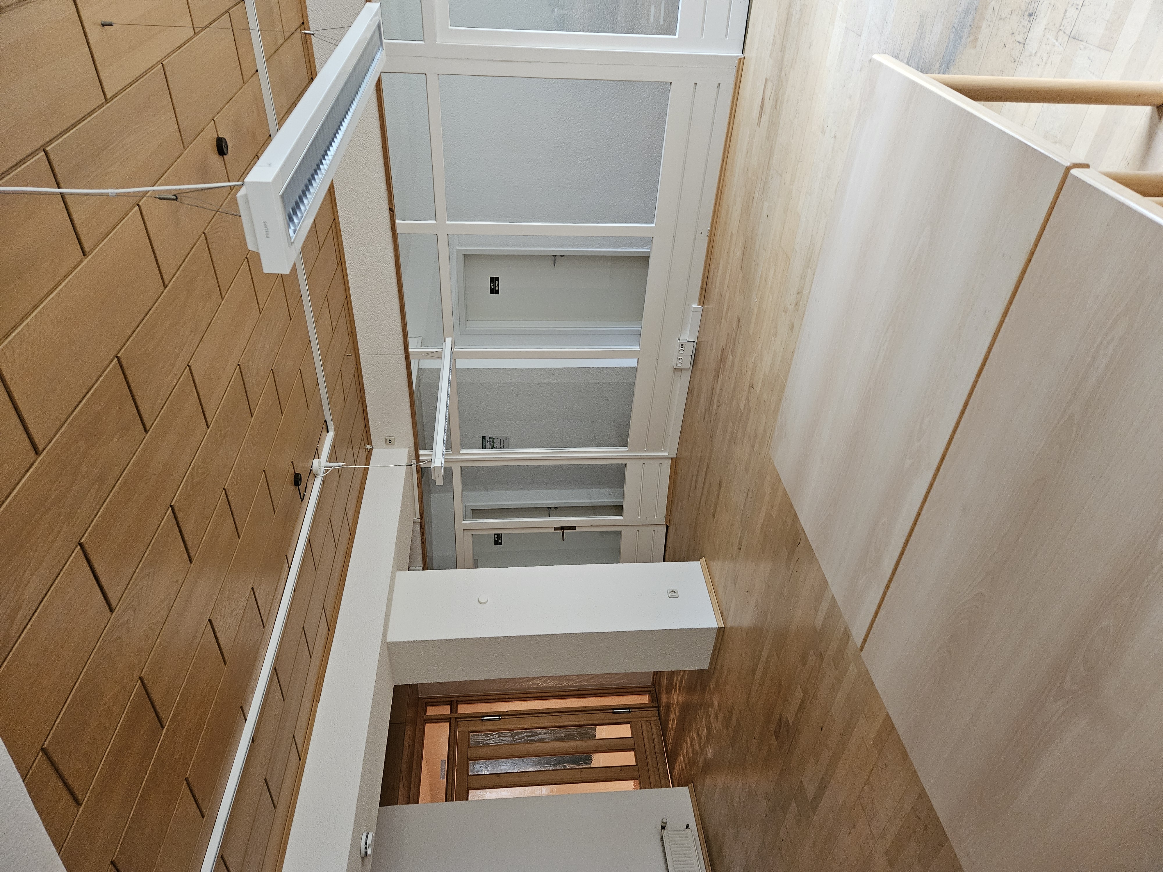 Große Fläche mit Parkplatz, Rampen und WCs in Osterode