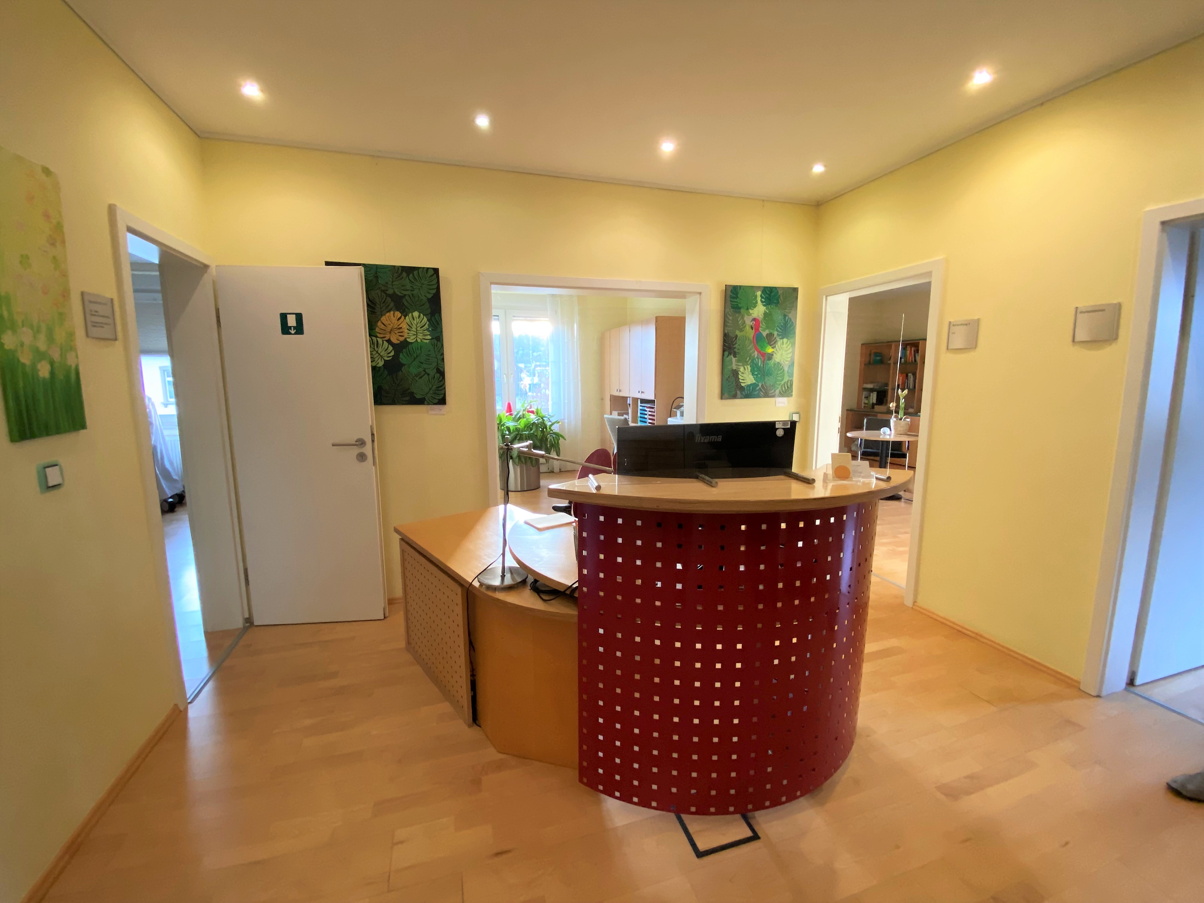 Helle, gut geschnittene und gemütliche Praxis- und Bürofläche in bester Lage  von Lich zu vermieten