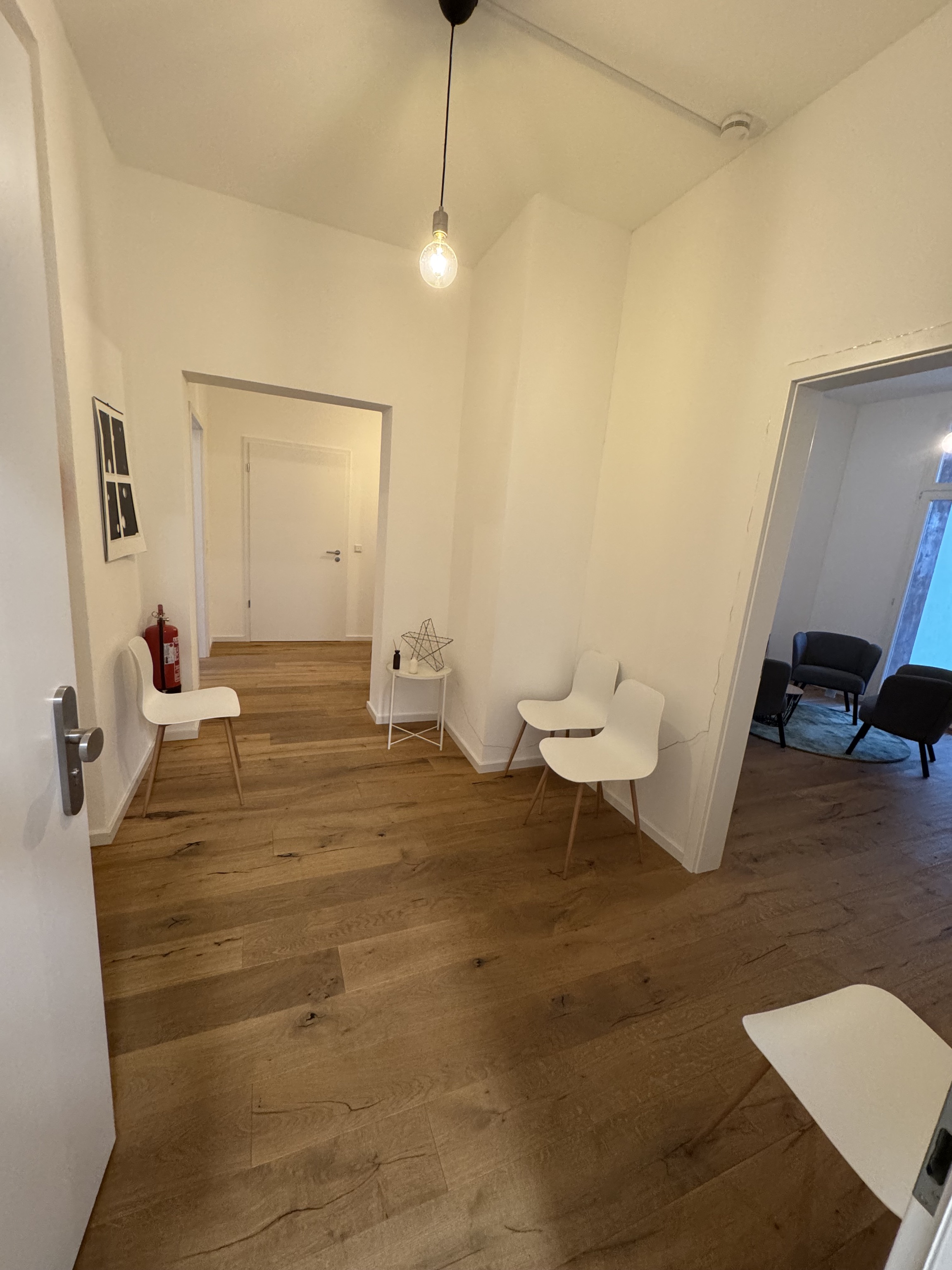 Heller Praxisraum im Herzen von Seeheim-Jugenheim