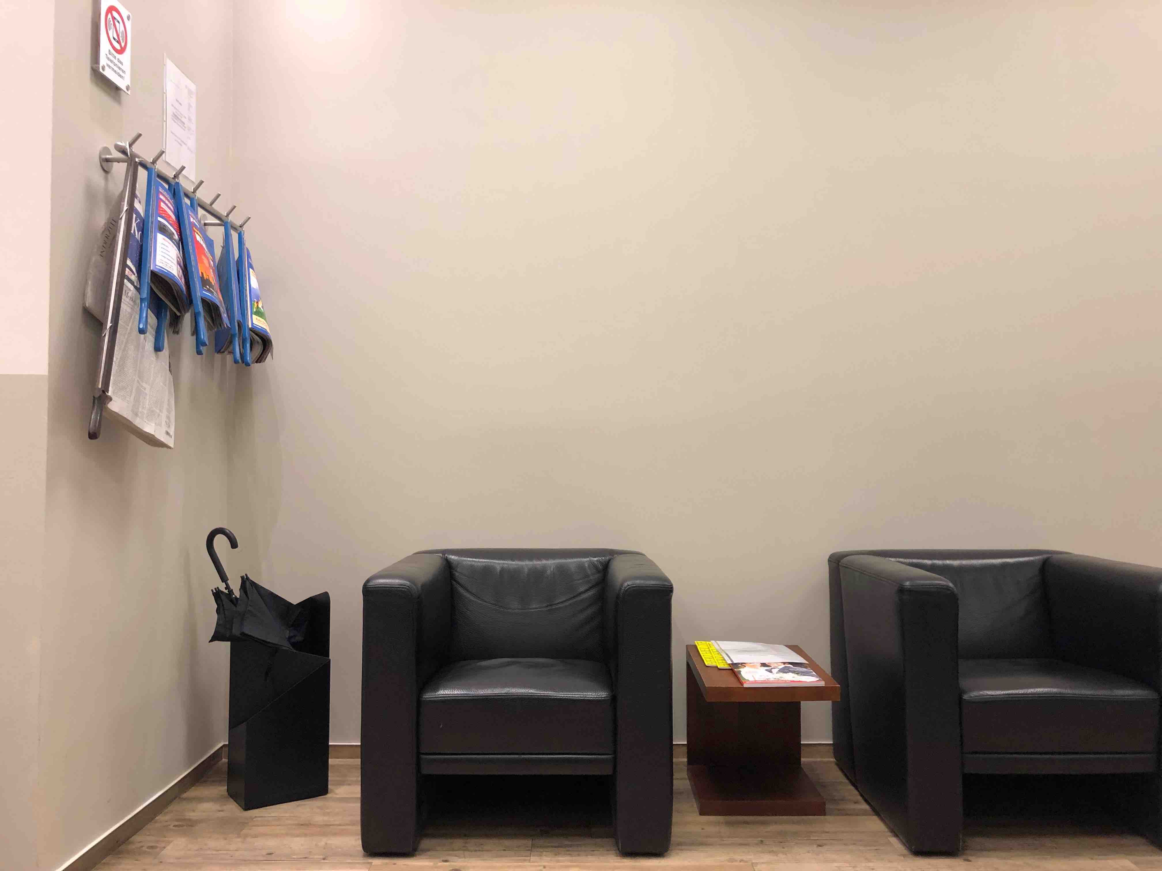 Moderne Hausarztpraxis im 1. OG eines Ärztehauses