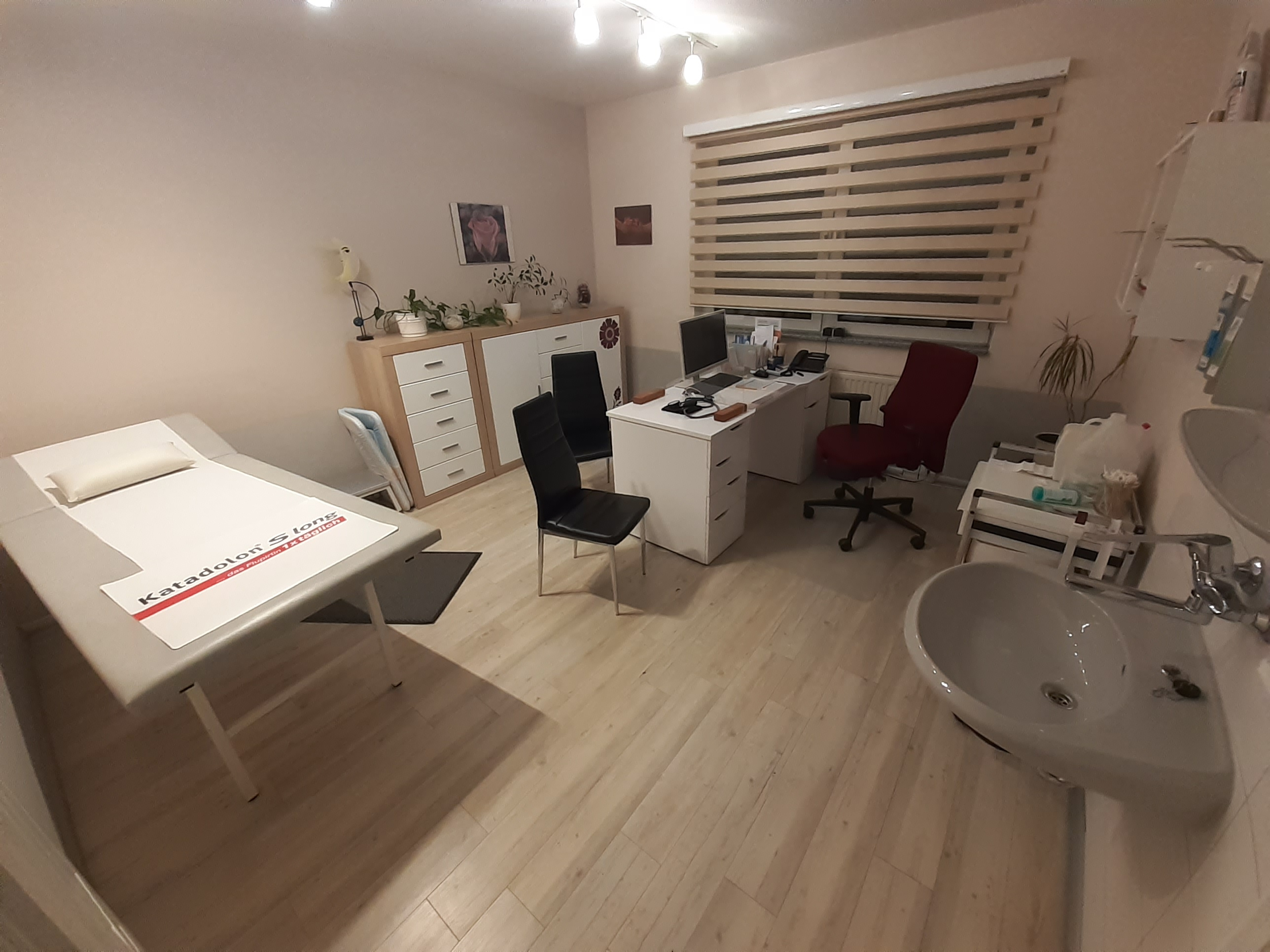 Praxisimmobilie mit Wohnung und Physiotherapie zu verkaufen oder zur Vermietung