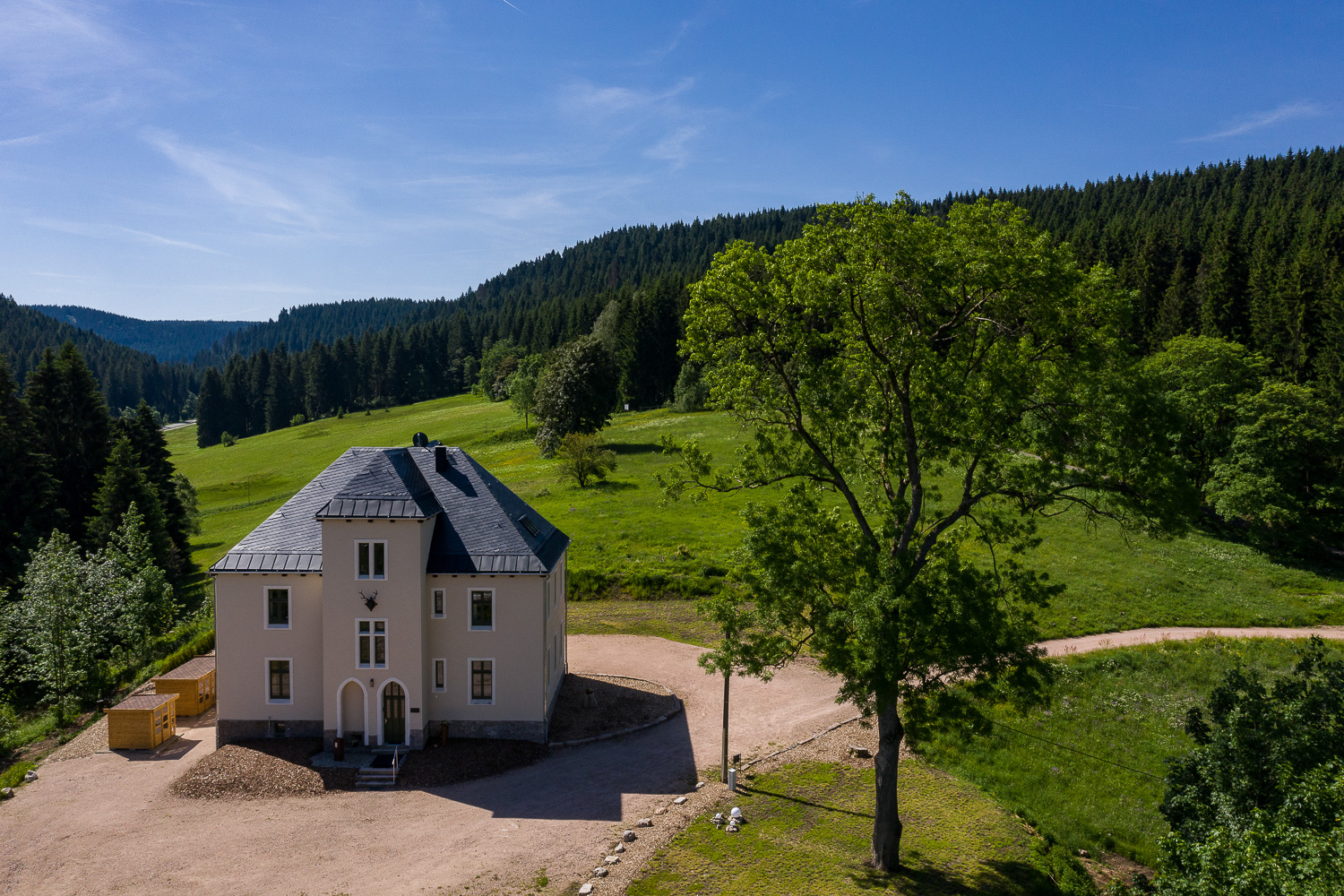 Praxisräume - Ärztehaus in ländlicher Idylle von Eibenstock