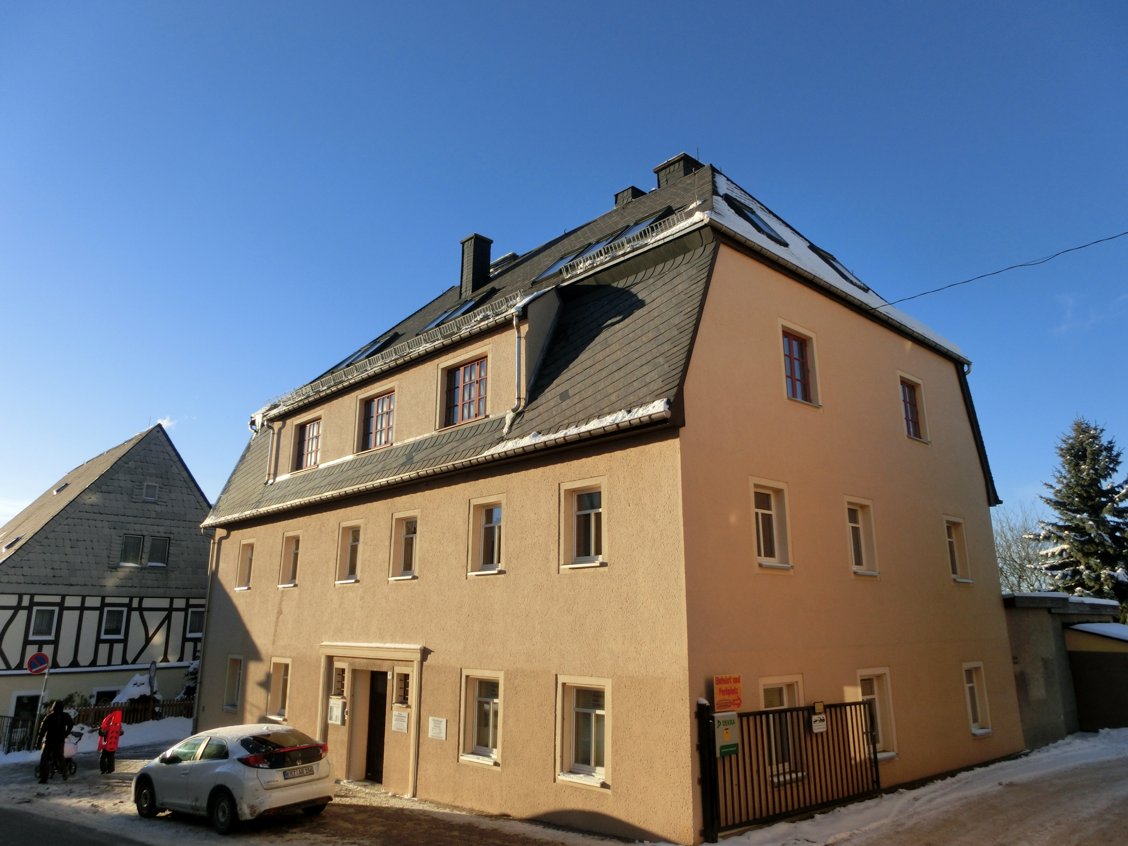 Arbeiten wo andere Urlaub machen - Gut gehende Landarztpraxis im Erzgebirge zu übergeben.