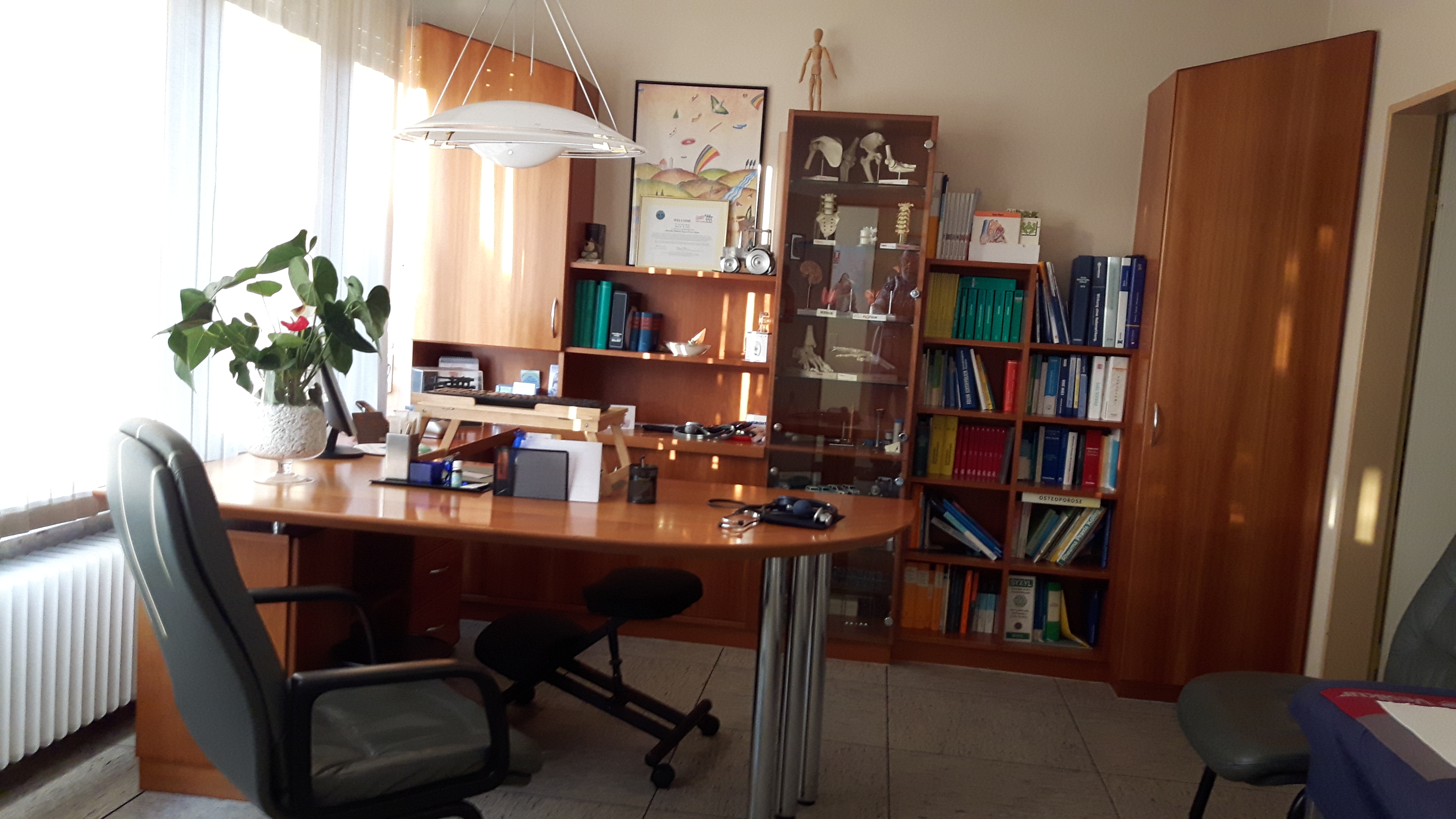 Ausbaufähige mittelgroße Allgemeinpraxis mit gutem Umsatz in Kalkar am Niederrhein aus Altersgründen abzugeben