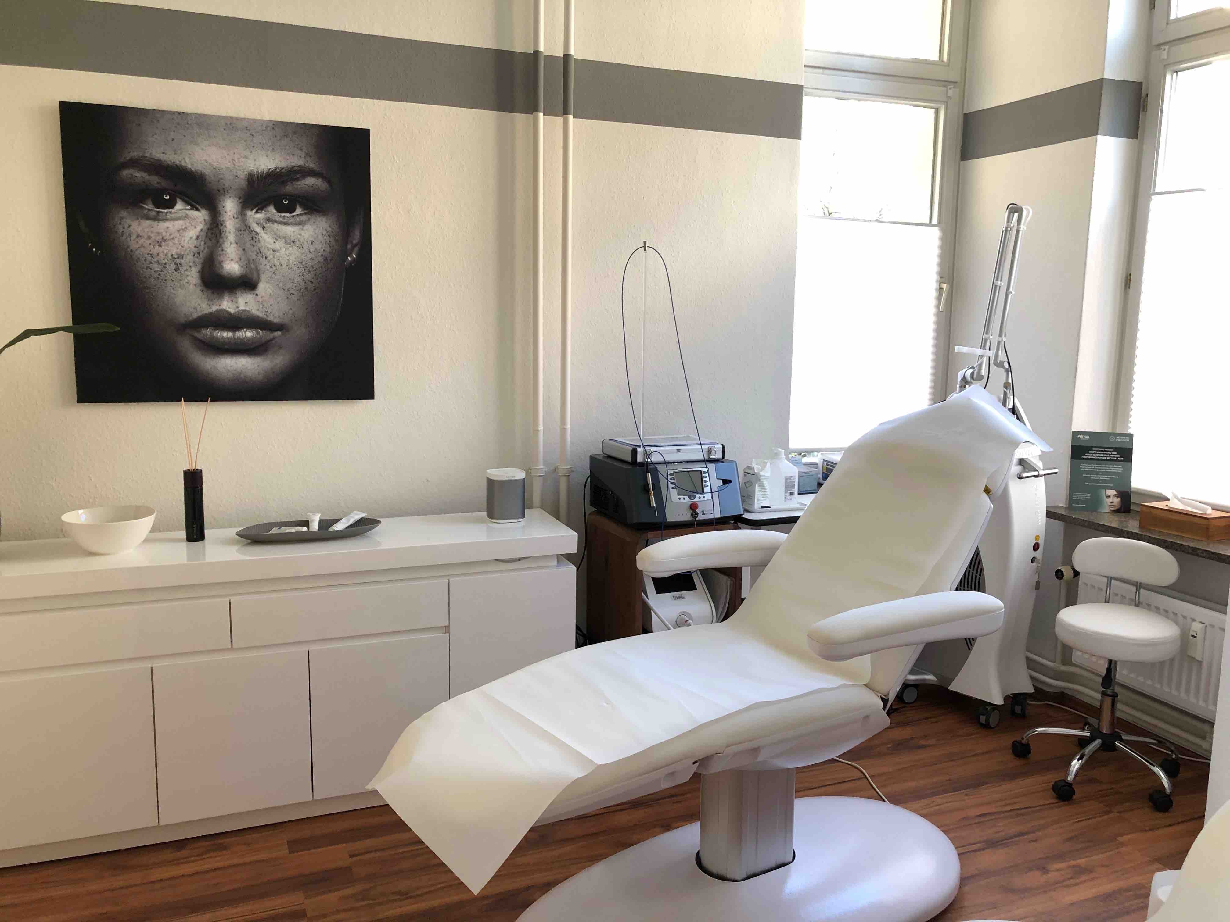 Biete KV-Sitz Dermatologie KV-Westfalen Lippe, bei Interesse auch Einstieg in umsatzstarke Praxis möglich