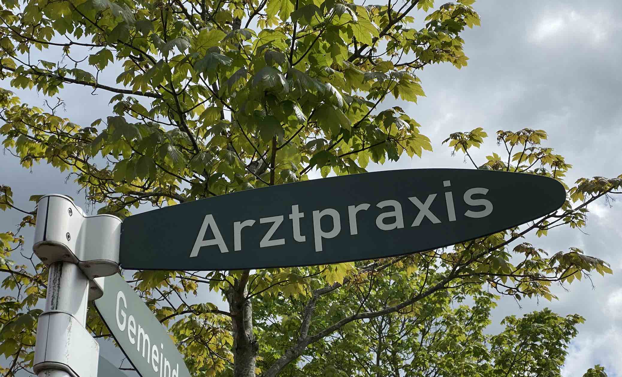 Große allgemeinmedizinisch-naturheilkundliche Praxis in Krefeld zu verkaufen
