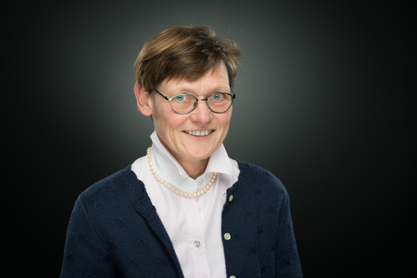 Große allgemeinmedizinische Praxis ( 3 - KV Sitze ) in einem Ärztehaus zum 01.01.2025 im PLZ - Bereich 37 abzugeben