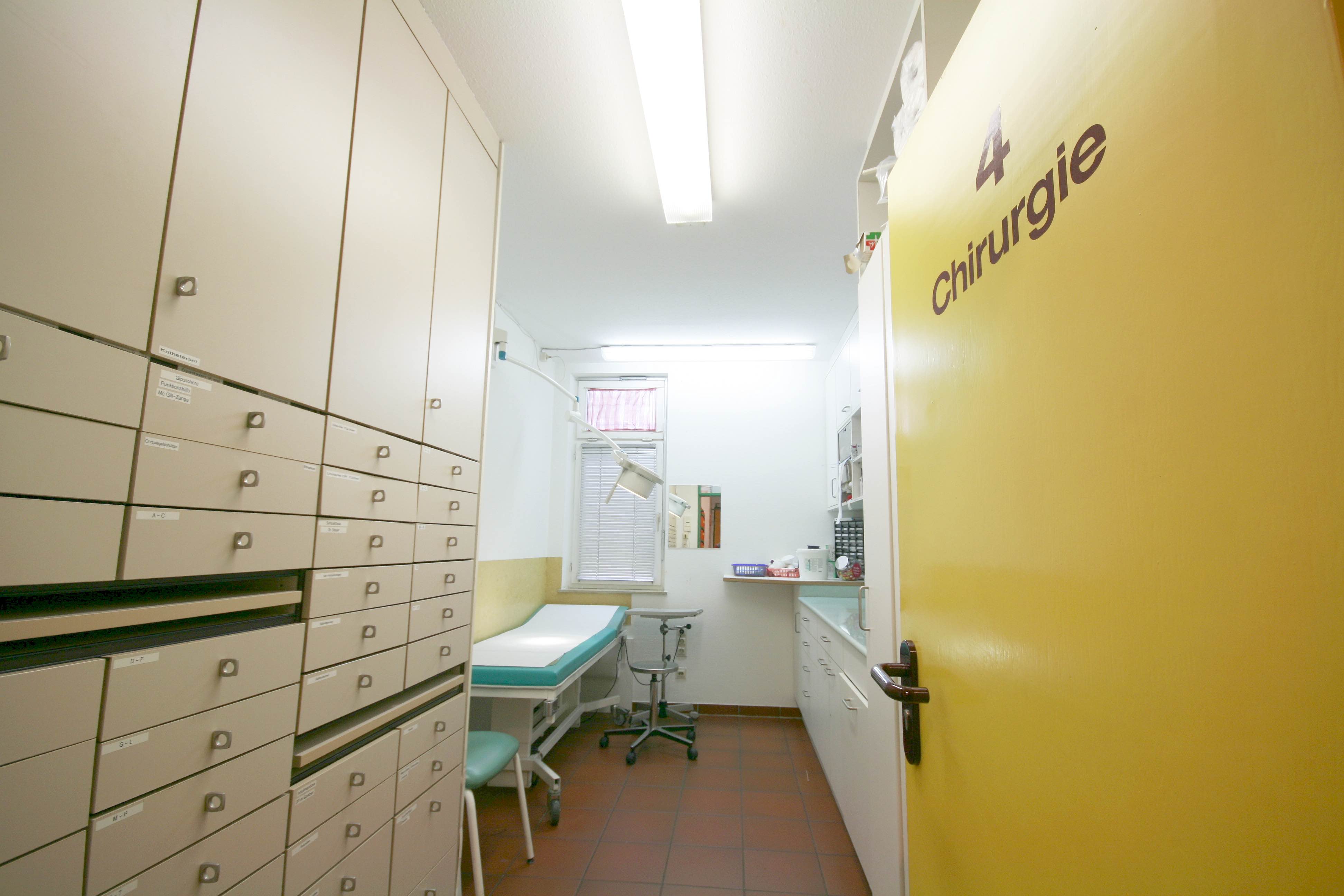 Gut eingespielte Dreier Hausarztpraxis sucht Ersatz bzw. Praxispartner für Praxisassoziation