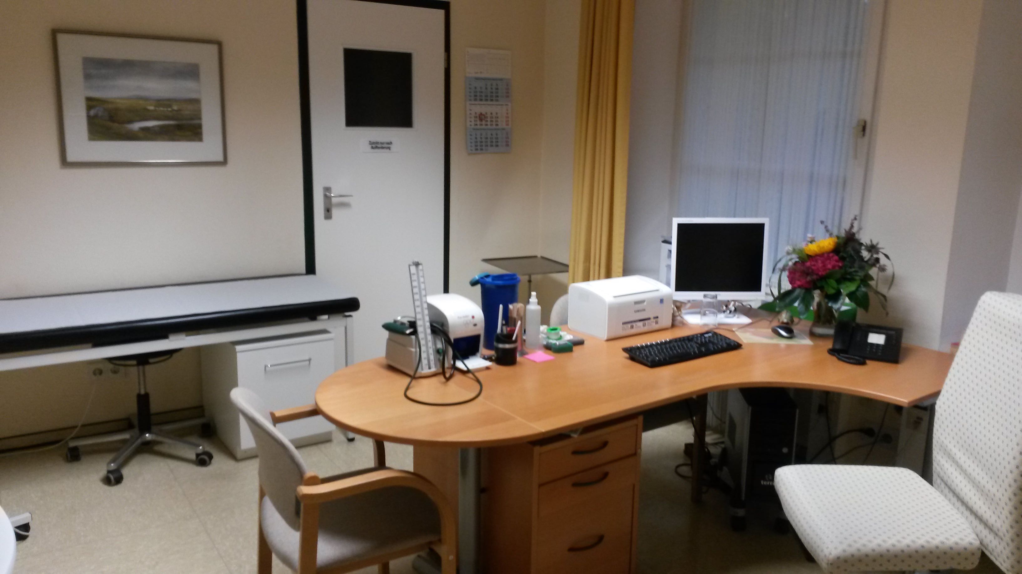 Gut gehende Hausarztpraxis an der Küste Niedersachsens