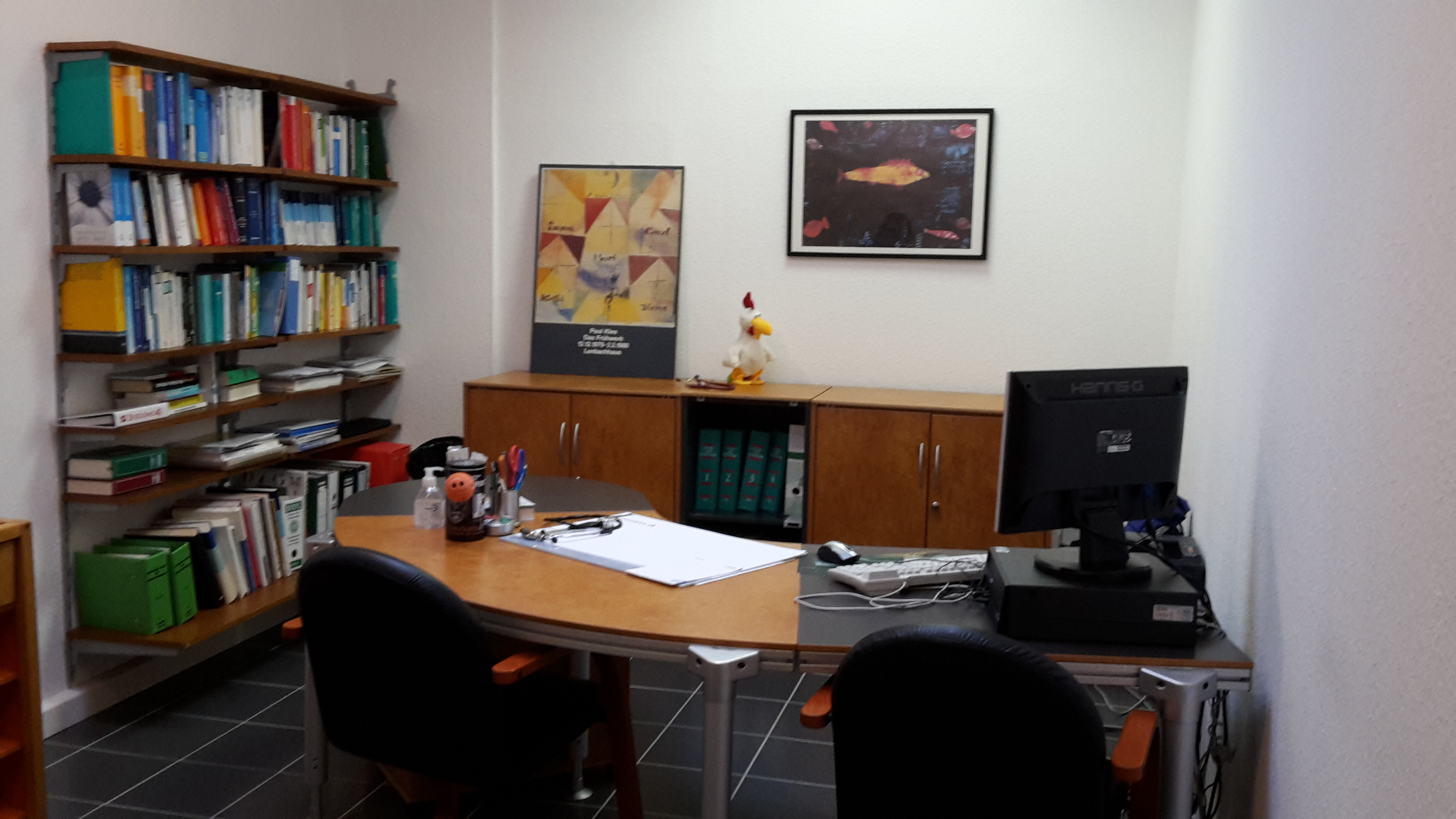 Nachmieter für Praxisräume mit Möglichkeit kostenloser Inventarübernahme gesucht