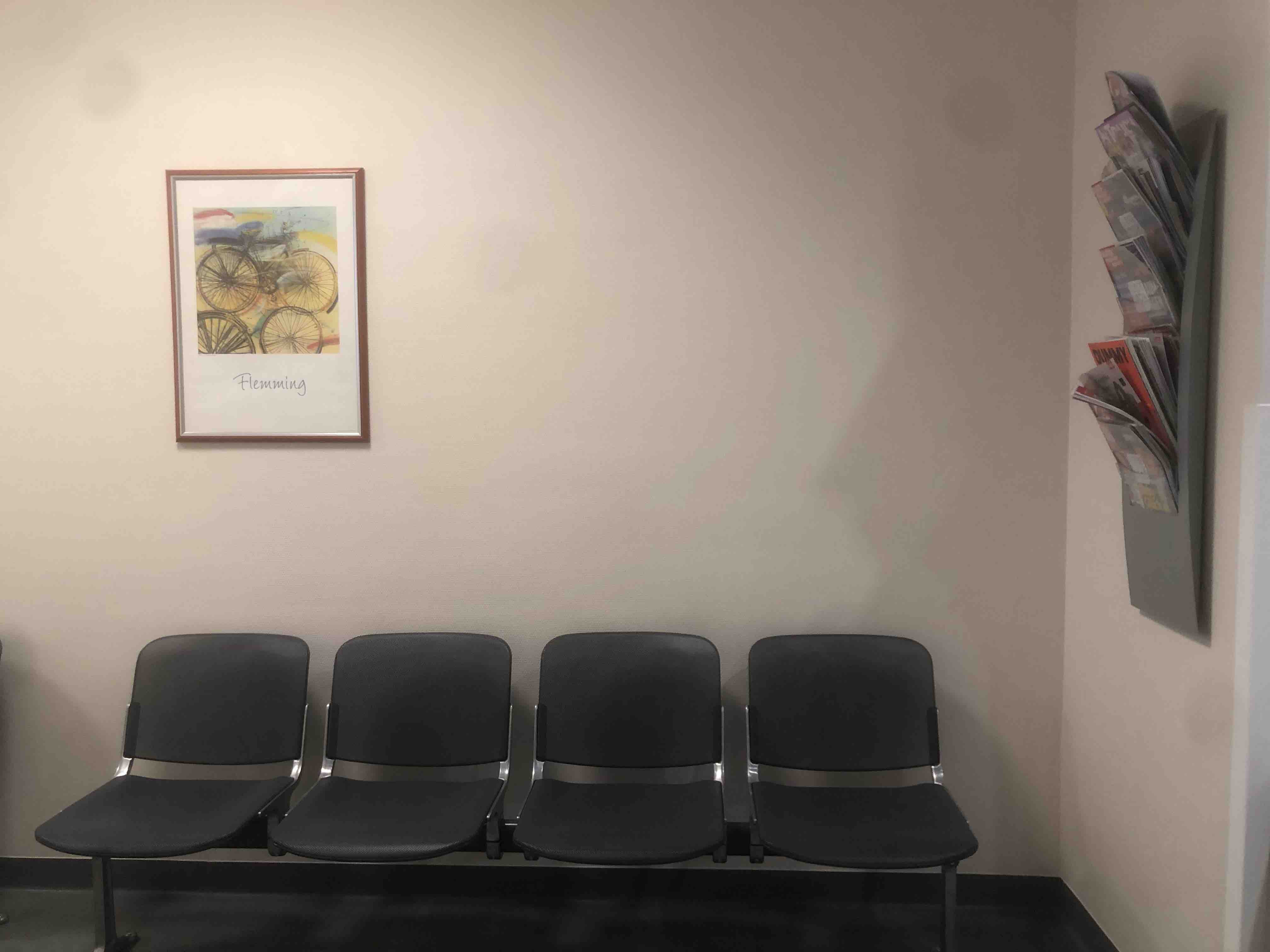 Praxisabgabe: Neu eingerichtete, erfolgreiche, sehr gut organisierte allgemeinmedizinische Praxis in Euskirchen