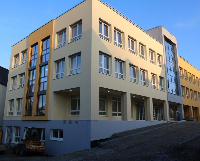 Praxisräume Modernes Arztzentrum mit derzeit vier Fachrichtungen