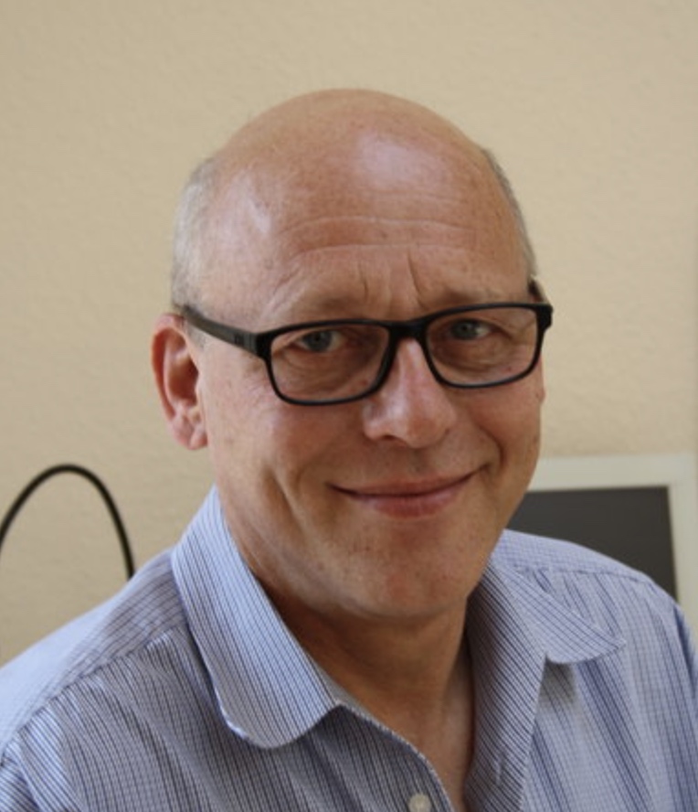 Schöne moderne teilländliche Allgemeinmedizinische Praxis