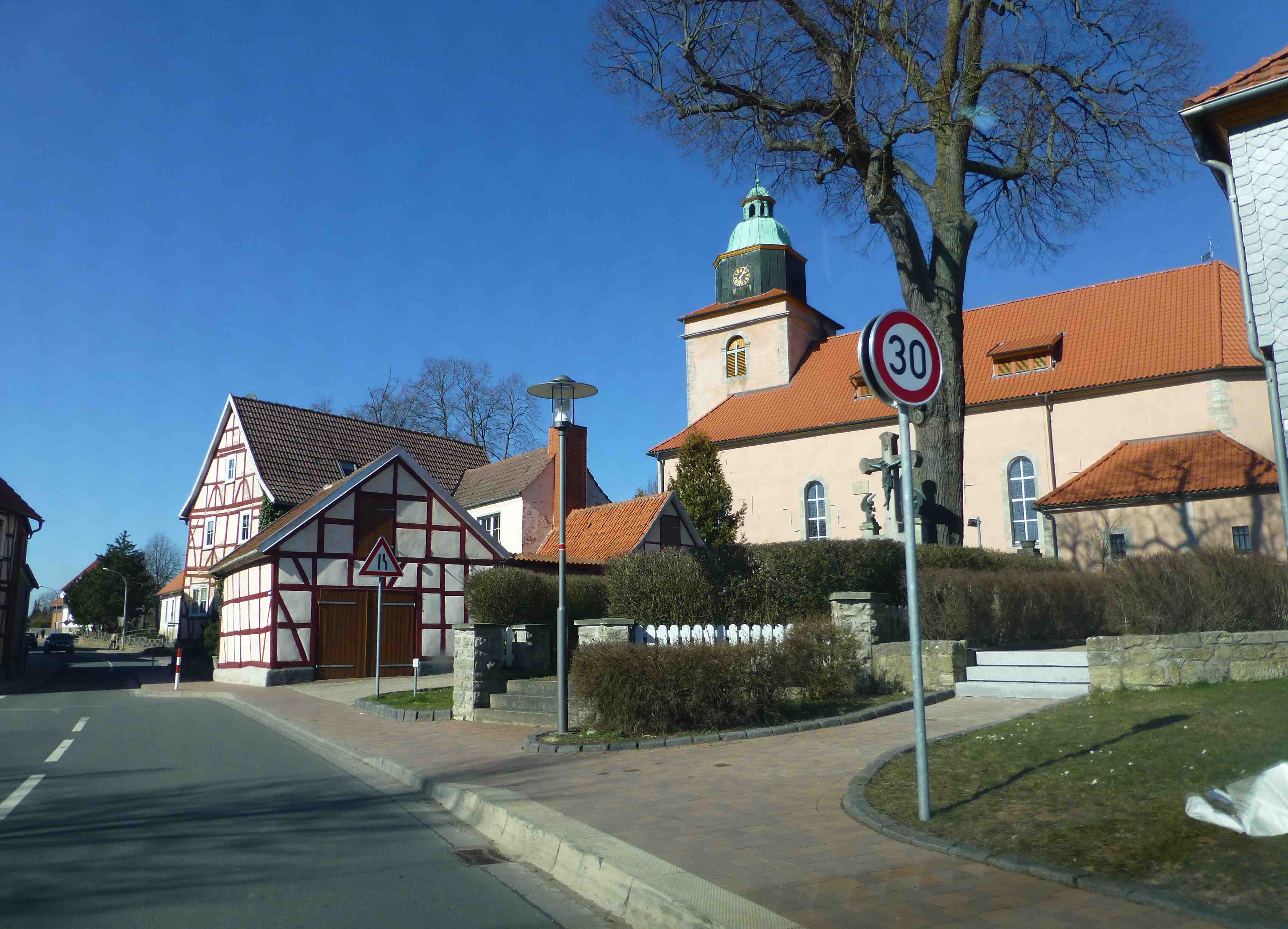 Suche Praxisnachfolger/in für etablierte Hausarztpraxis in Thüringen