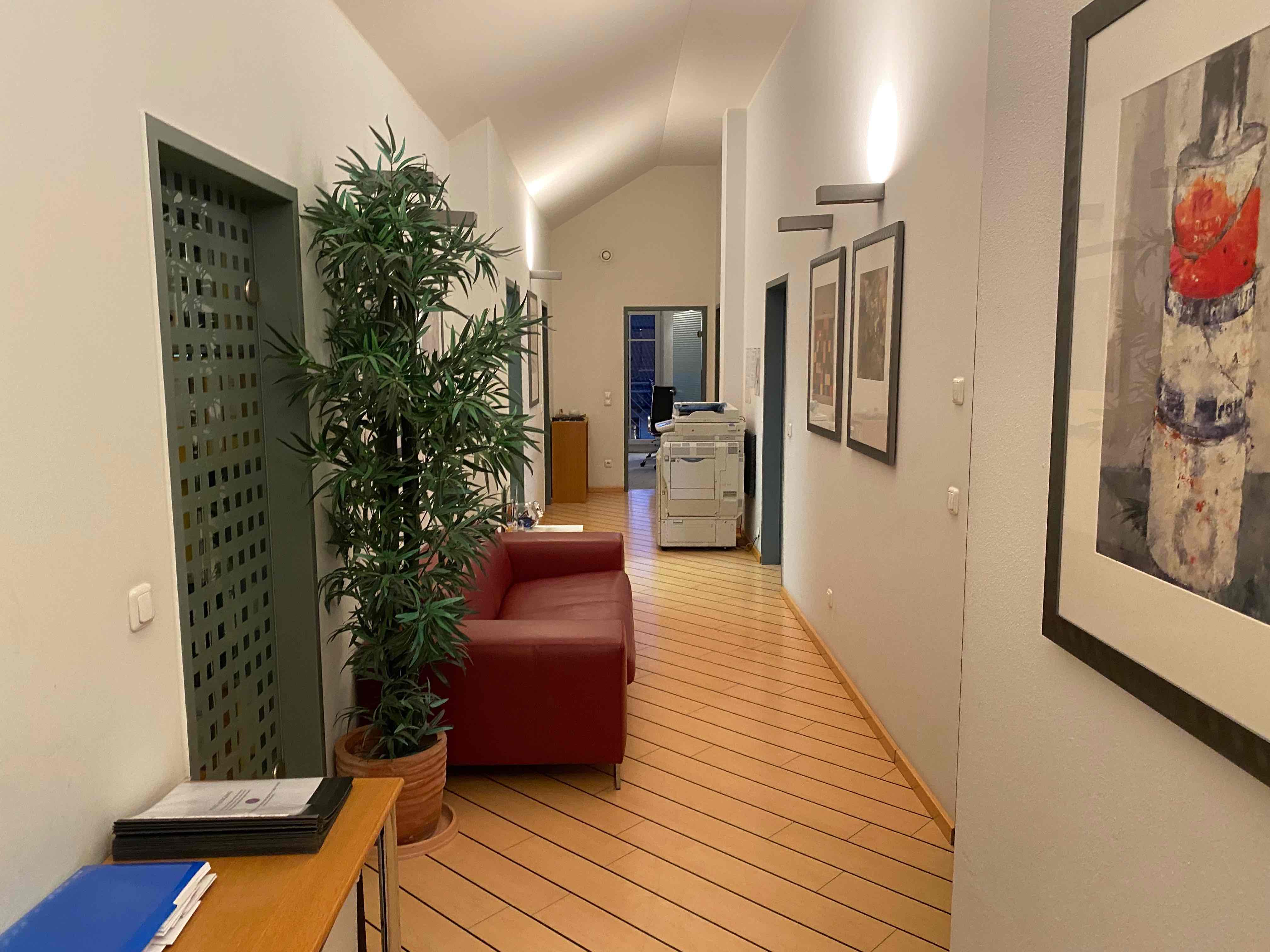 Zentral gelegene, moderne Hausarztpraxis in Sersheim