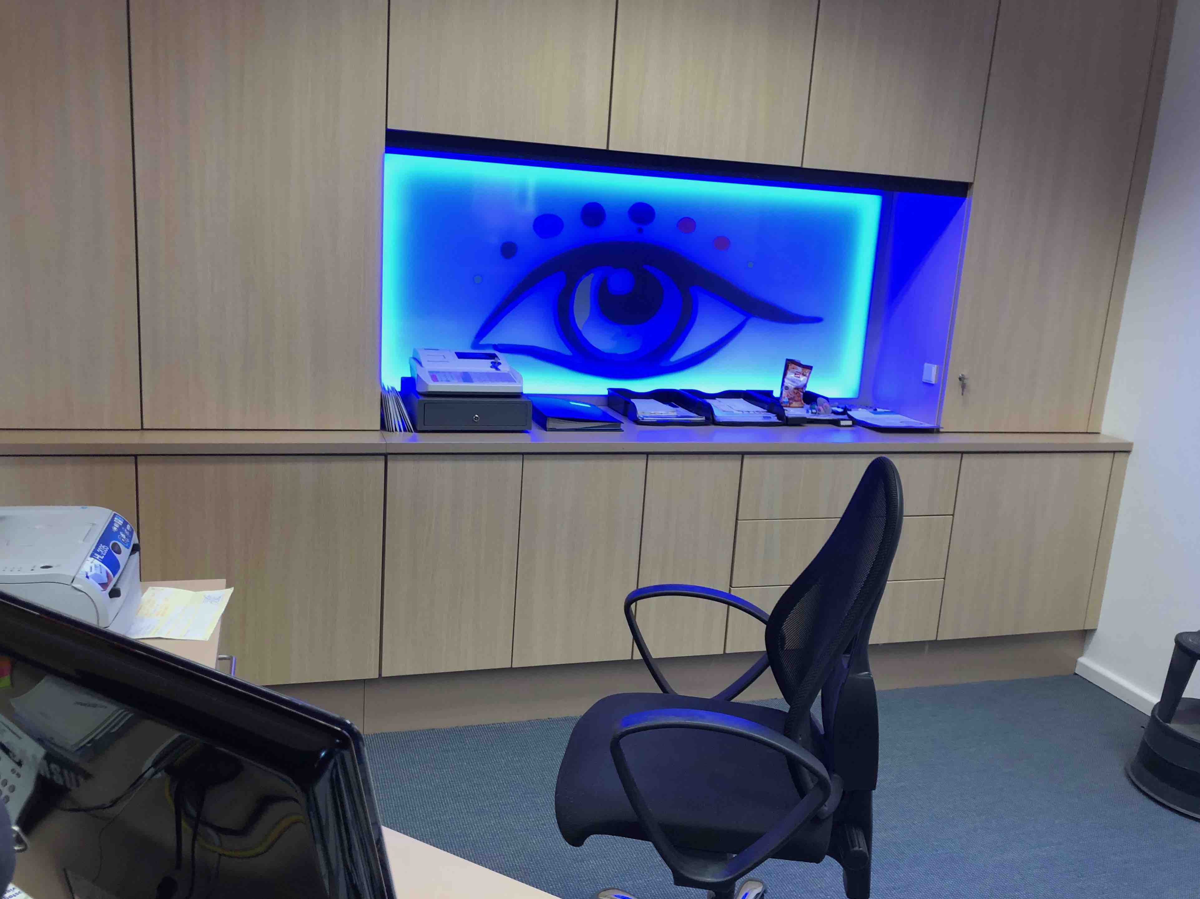 Bundesweit: Augenärztliche Einrichtungen zum Kauf gesucht