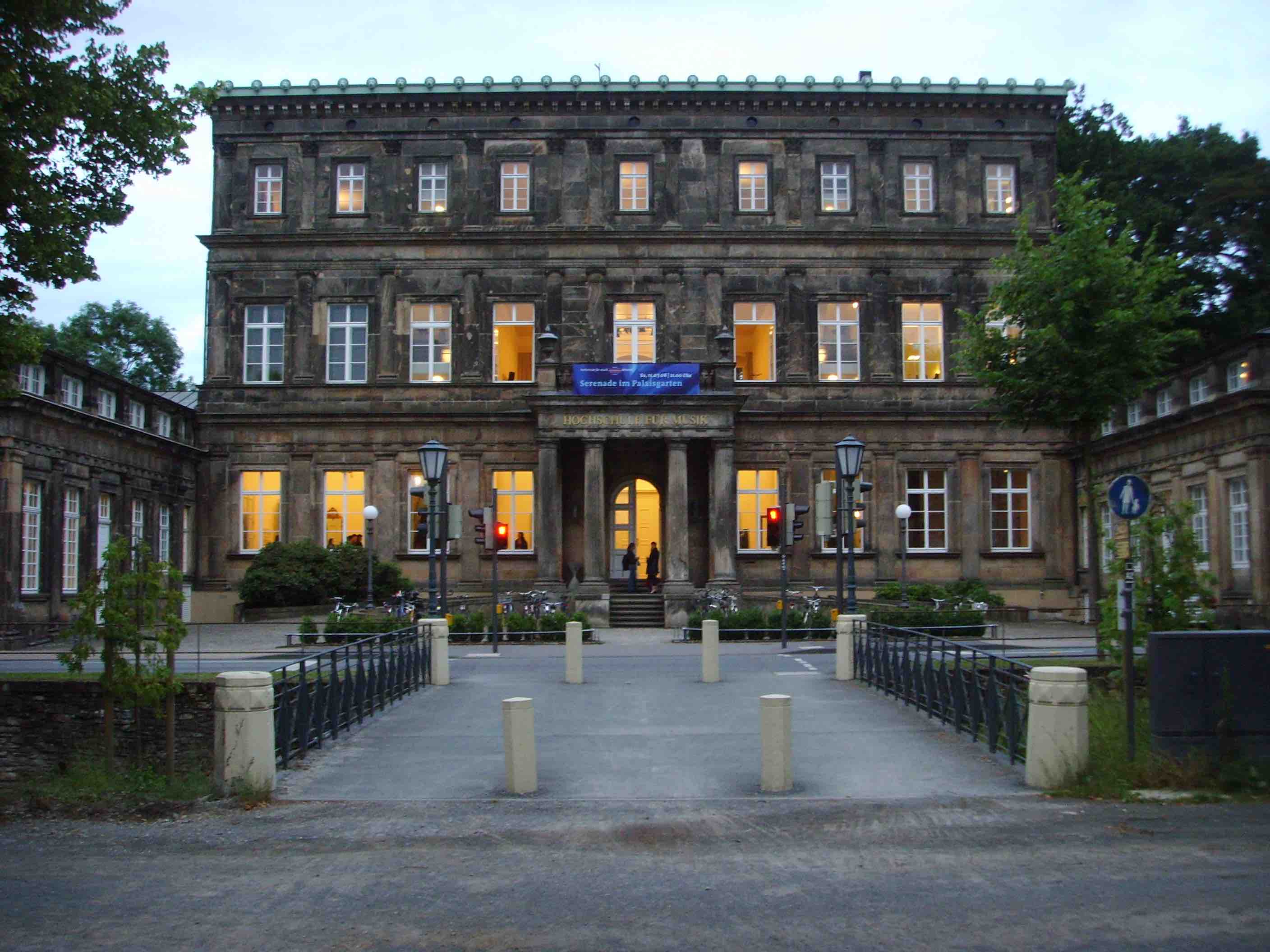 Flexibler Internist sucht Praxiseinstieg mit freundlicher Atmosphäre