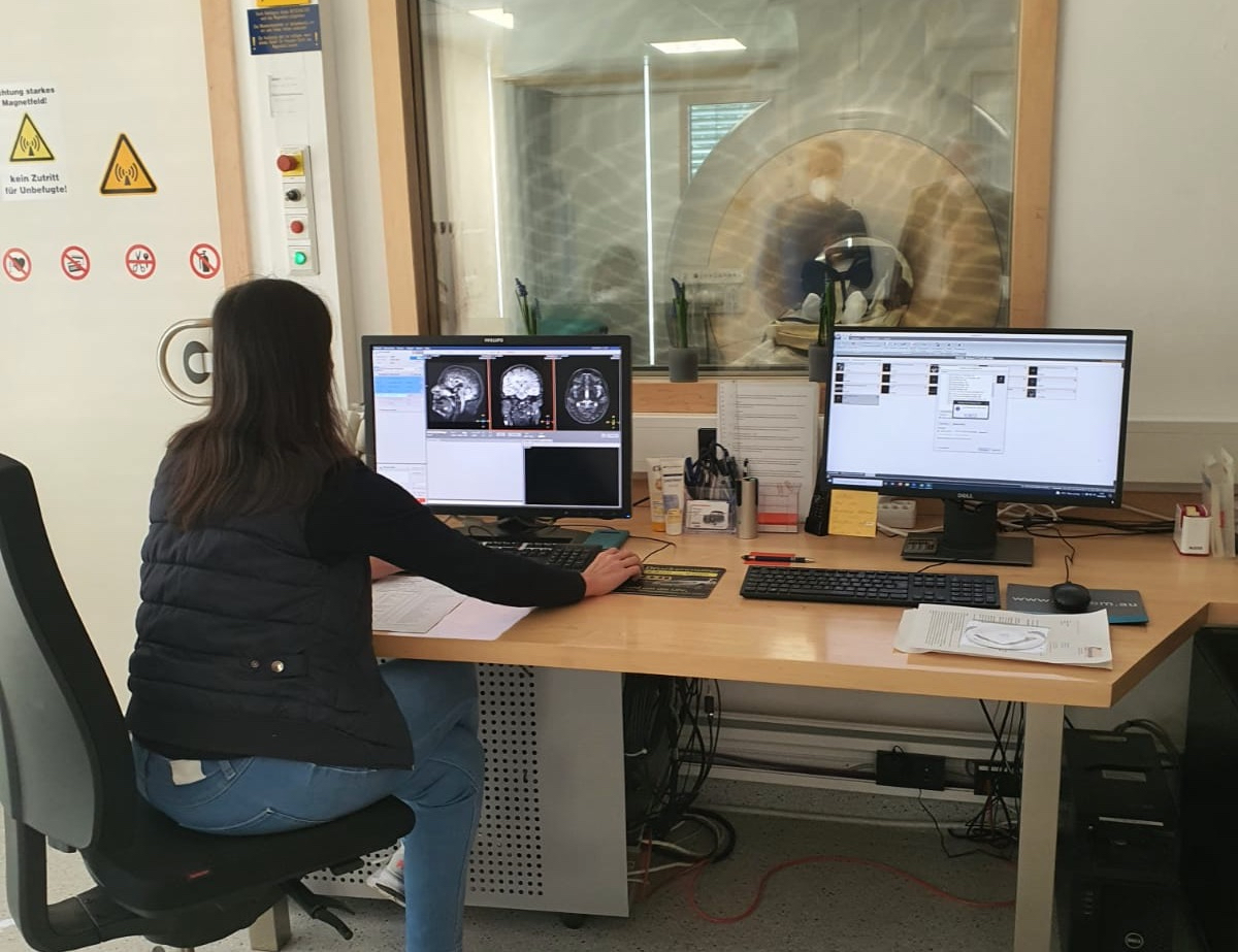 Suche radiologische Praxis um Basel bis Zürich und Biel zum Kauf